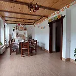 게스트하우스 петриківка з червня басейн з підігрівом 10 на 5 метрів 3*